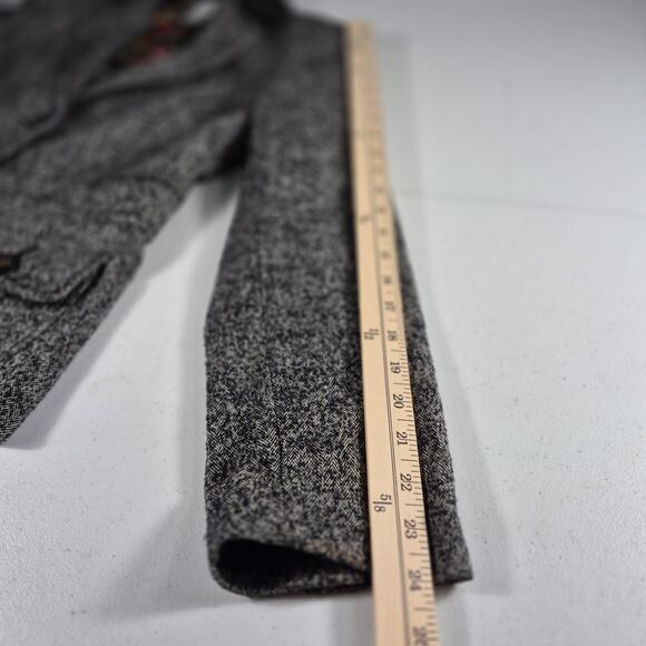 Cabi Gray Black 2 Button Wool Jacket Equestrian Hunt Scene Liner 2 Pockets 8 - Picture 4 of 7